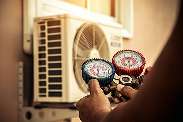 Professional Hvac technician working in Moodus, CT